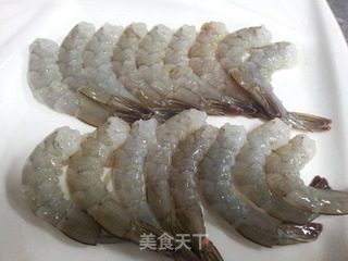 玉环凤尾虾的做法步骤：1