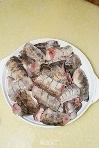 酱焖海鲶鱼的做法步骤：2