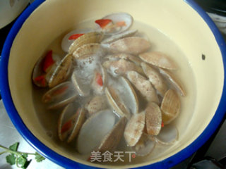 红心蛤蜊炖蛋的做法步骤：2