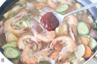 【韩式鲜虾大酱汤】冬季暖胃鲜美的鲜虾韩式汤的做法步骤：8