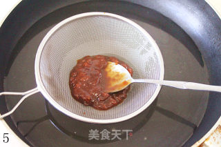 【韩式鲜虾大酱汤】冬季暖胃鲜美的鲜虾韩式汤的做法步骤：5