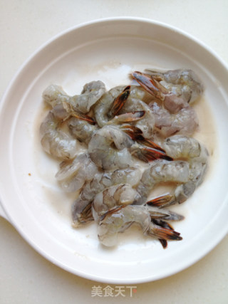 菠萝咕噜虾的做法步骤：3