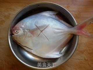 清蒸白鲳鱼的做法步骤：4