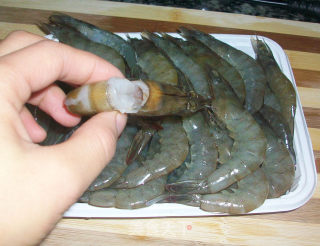 私家版——红焖大虾的做法步骤：2