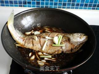 家常烧大黄鱼的做法步骤：7