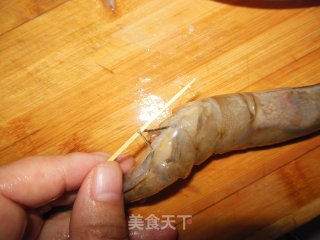 鲍汁蒜蓉蒸大虾——健康蒸菜系列的做法步骤：4