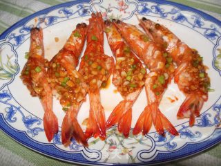 鲍汁蒜蓉蒸大虾——健康蒸菜系列的做法步骤：15