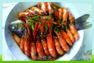 红烧鲫鱼大虾的做法步骤：10