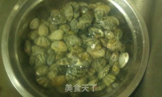 辣炒蛤蜊——经典挑蛤蜊、炒蛤蜊方法的做法步骤：2
