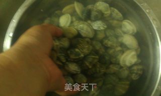 辣炒蛤蜊——经典挑蛤蜊、炒蛤蜊方法的做法步骤：3