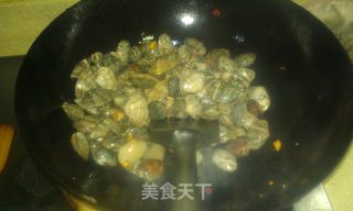 辣炒蛤蜊——经典挑蛤蜊、炒蛤蜊方法的做法步骤：9