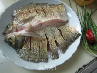 清蒸鳊鱼的做法步骤：2