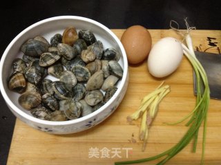蛤蜊炖蛋的做法步骤：1
