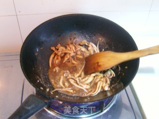 用炒锅自制夜市小吃-—大连铁板鱿鱼须的做法步骤：8