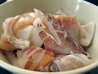 锅巴鱿鱼卷 -- 盛夏一道快手菜的做法步骤：1