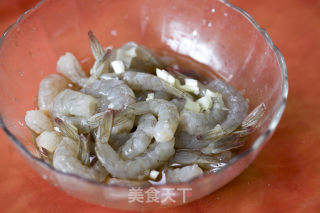 红酒柠檬基围虾的做法步骤：7
