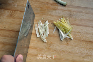 丝瓜炒花蛤的做法步骤：3
