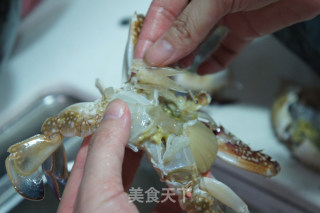 姜葱炒花蟹的做法步骤：2