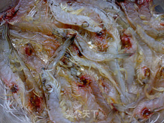 一虾两味之蒜茸粉丝蒸明虾的做法步骤：2