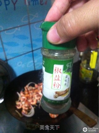 椒盐基围虾的做法步骤：5