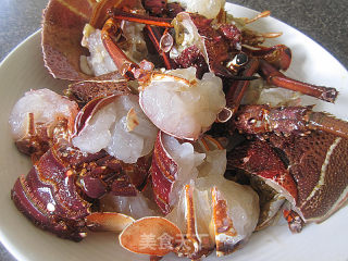 姜葱炒澳洲龙虾的做法步骤：1