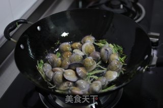 葱香蛤蜊的做法步骤：4