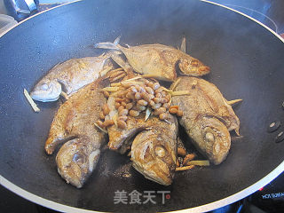 黄豆酱烧海鱼的做法步骤：4