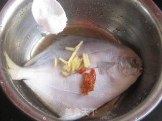 土豆烤鲳鱼的做法步骤：3