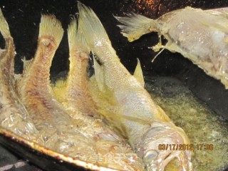 香煎小黄鱼的做法步骤：5