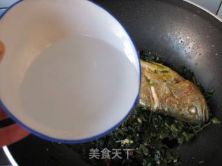 雪菜烧黄鱼的做法步骤：8