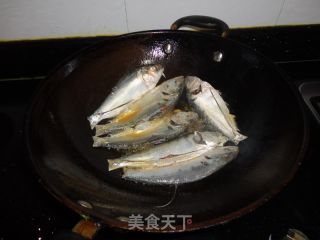 干煎海鱼的做法步骤：2