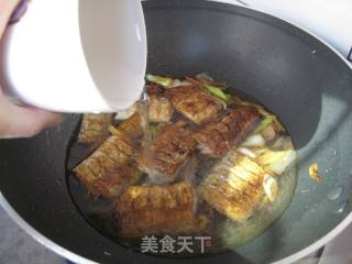 鲜美下饭好滋味：红烧带鱼的做法步骤：9