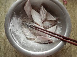 带鱼豆腐煲的做法步骤：3
