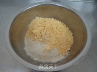  铁锅炖鱼贴饼子的做法步骤：2