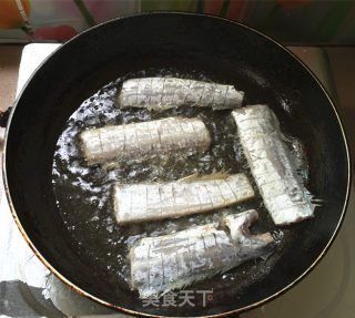小米椒焖烧带鱼的做法步骤：5