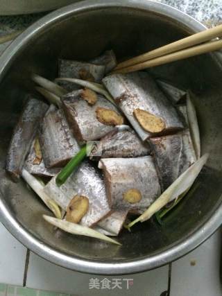 香煎带鱼的做法步骤：3