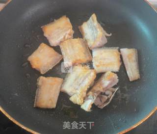 洋葱烧带鱼的做法步骤：5