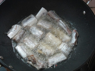 南昌传统风味红烧带鱼的做法步骤：4