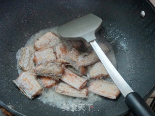 南昌传统风味红烧带鱼的做法步骤：8