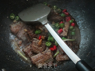 南昌传统风味红烧带鱼的做法步骤：14
