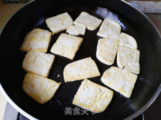 带鱼炖豆腐的做法步骤：4