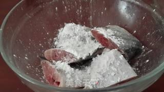 糖醋带鱼的做法步骤：4