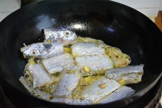 香煎带鱼的做法步骤：3