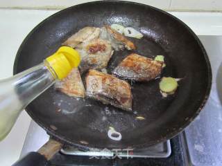 剁椒芋头烧带鱼的做法步骤：10