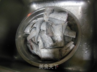 干煎带鱼——海边人家的美味做法的做法步骤：3