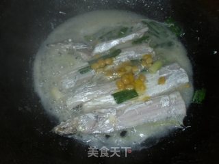 普宁豆酱烧带鱼的做法步骤：7