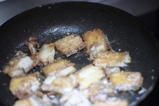 糖醋香煎带鱼－做法简单的宴客菜的做法步骤：2