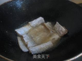 萝卜丝煎带鱼的做法步骤：2
