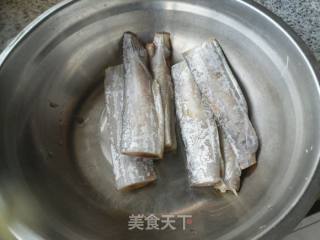 【东北】红烧带鱼的做法步骤：1
