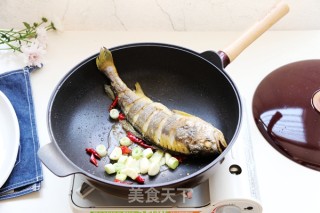 黄鱼炖豆腐的做法步骤：6